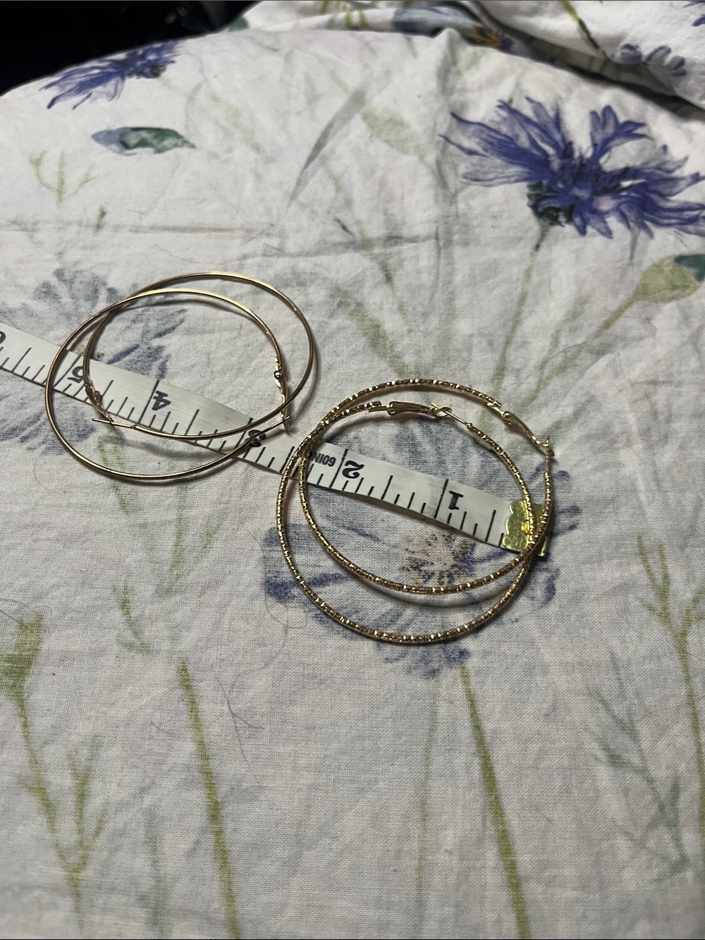 2 Pair Gold Hoop Earring Bundle – Smooth & Textured Hoops ✨